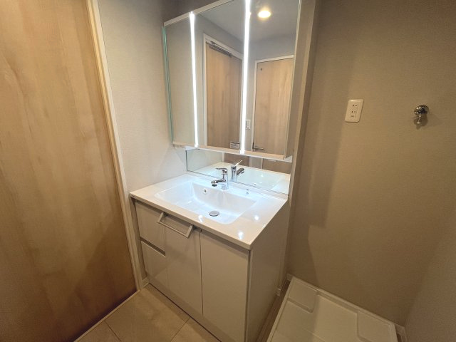 新座市野火止「マンハイム武蔵野北810号」の独立洗面台