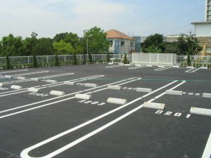 ラッフィナート・カーサ弐番館の駐車場