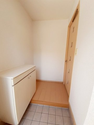 リトリートＳの玄関