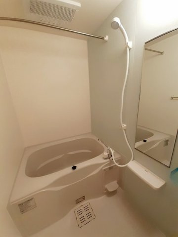 リトリートＳの浴室