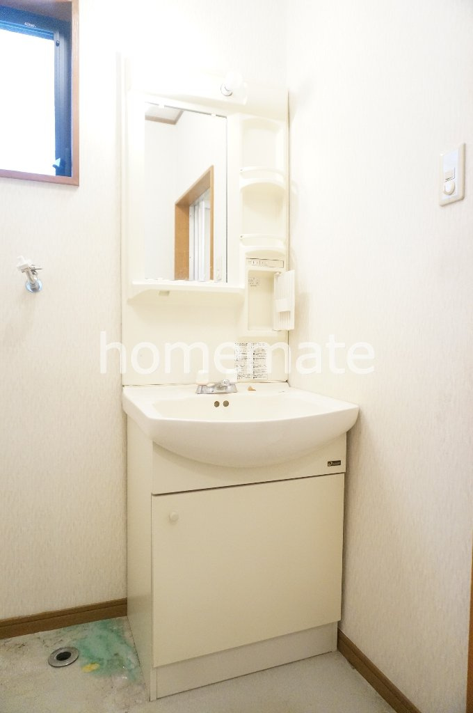 熊本市北区弓削６丁目のアパートの独立洗面台