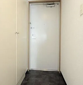 メゾン・ド・ヴィレ日本橋茅場町の玄関