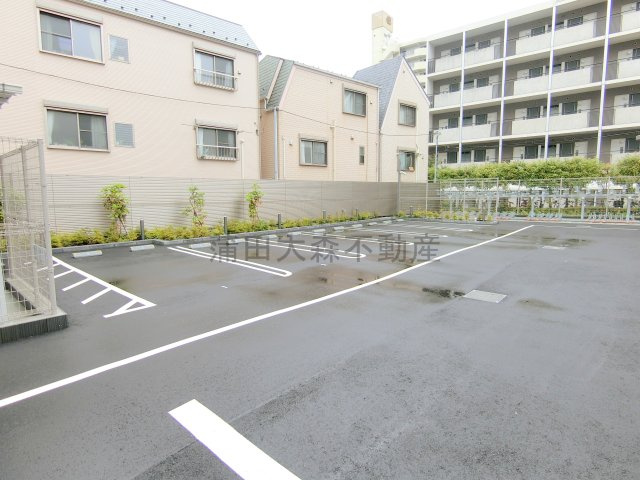 ザ・パークハビオ大森町の駐車場