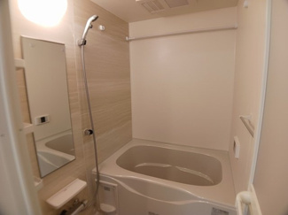 【浴室】 | さくら　Ⅴ・Ⅱ | ゆったり過ごせるお風呂です