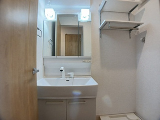 【洗面所】 | さくら　Ⅴ・Ⅱ | ゆったりとスペースのある洗面所