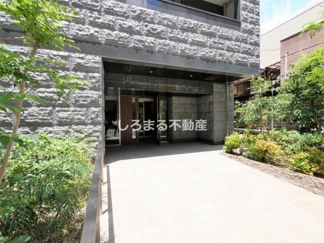 エス・キュート京町堀のエントランス