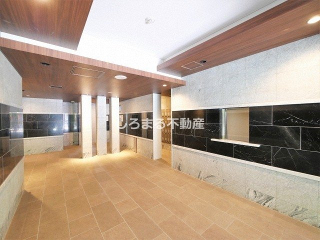 エス・キュート京町堀のエントランス