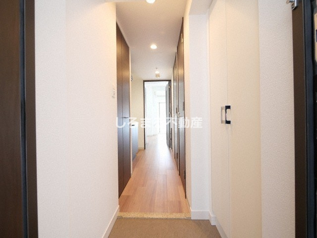 エス・キュート京町堀の玄関