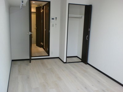 【内装】 | フラッティ上玄京 | リビング・クローゼットあり