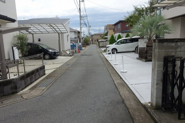 高崎市日光町　【二方向道路】売地の前面道路含む現地写真|南側道路を北から南方向