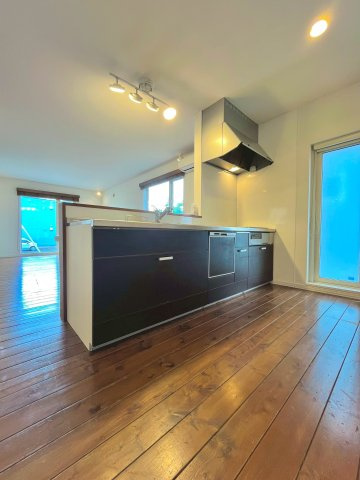 厚別西5条2丁目のキッチン|開放感のある対面式キッチン！食洗機付きで洗い物もラクラク時短に◎