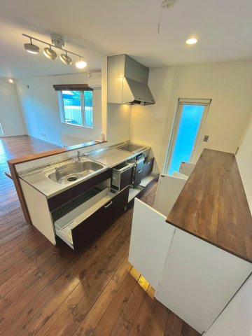 厚別西5条2丁目のキッチン|キッチン収納も充実です♪