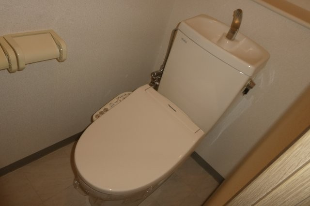 サンコート窪津のトイレ|ウォシュレット