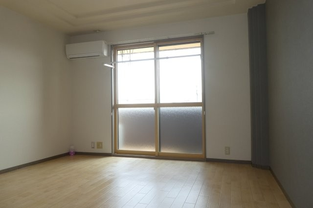 サンコート窪津の居間・リビング|洋室