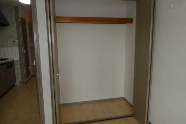 サンコート窪津の収納|クローゼット