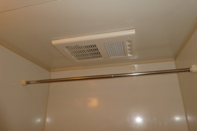 サンコート窪津の浴室|浴室乾燥機