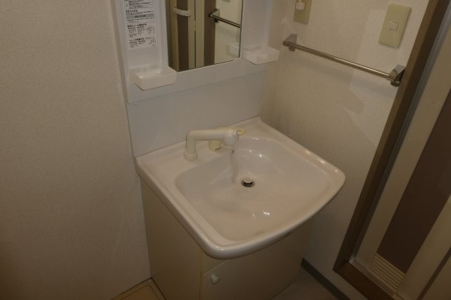 サンコート窪津の独立洗面台|シャンプードレッサー