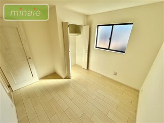 【洋室】 | 並列２台駐車　リビング階段　全2棟　B号棟　南大野 | 販売現地