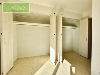 【収納】 | 並列２台駐車　リビング階段　全2棟　B号棟　南大野 | 販売現地