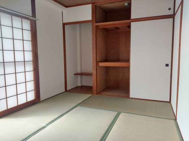 ロジェ宝塚の和室|南側和室約6帖