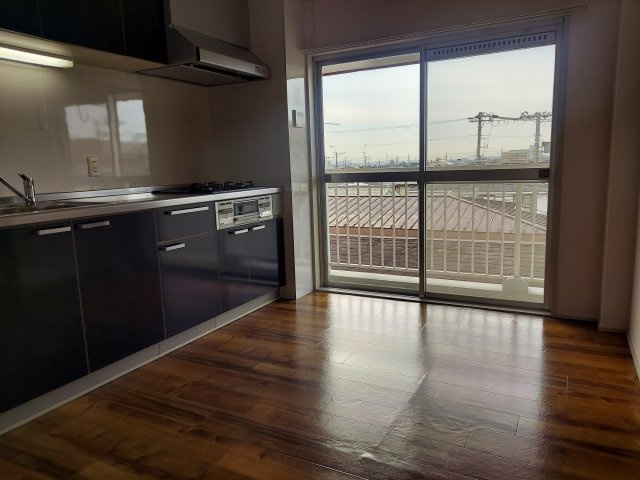 ロジェ宝塚の居間・リビング