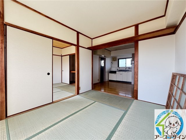 山崎ビルの和室