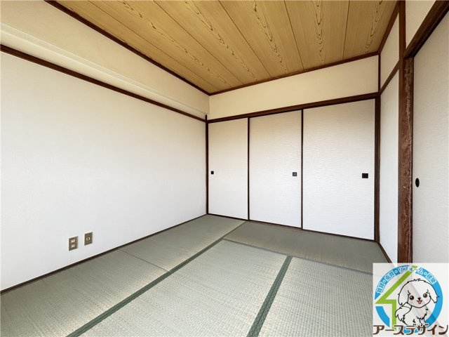 山崎ビルの和室