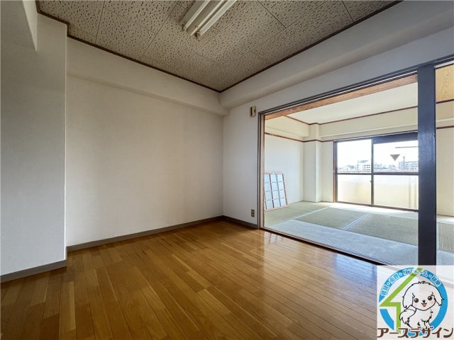 山崎ビルの居間・リビング