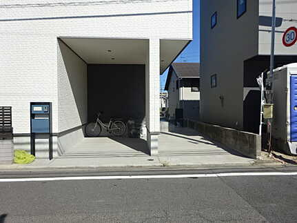 宇品西2丁目の玄関