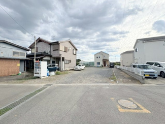 【前面道路含む現地写真】 | 川越市牛子　資材置場用地　東武東上線『新河岸駅』徒歩21分　敷地面積535坪　