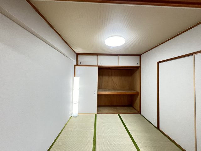 ユニライフ大和高田の和室|和室4.5帖押入れ付き