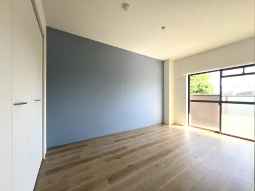 セブンスズキの寝室|開放的な寝室です