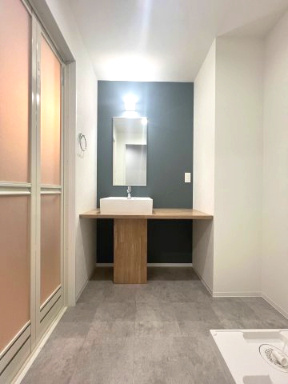 セブンスズキの洗面所|明るい洗面所です