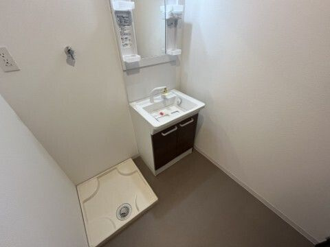 ジーメゾン見沼大和田カトレアの独立洗面台