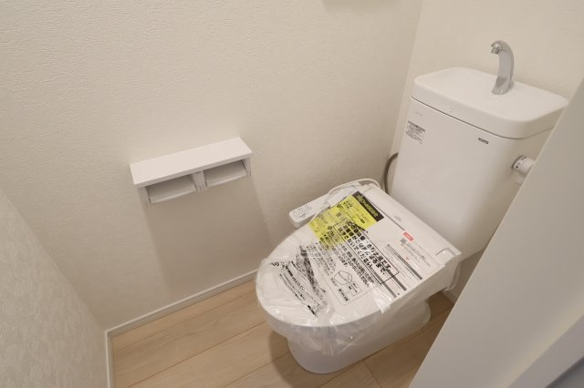 《仲介手数料無料》浦和区木崎５丁目26-18(全1戸)新築一戸建てクレイドルガーデンのトイレ