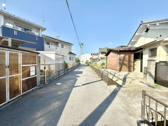 野洲市行畑１丁目　売土地の前面道路含む現地写真