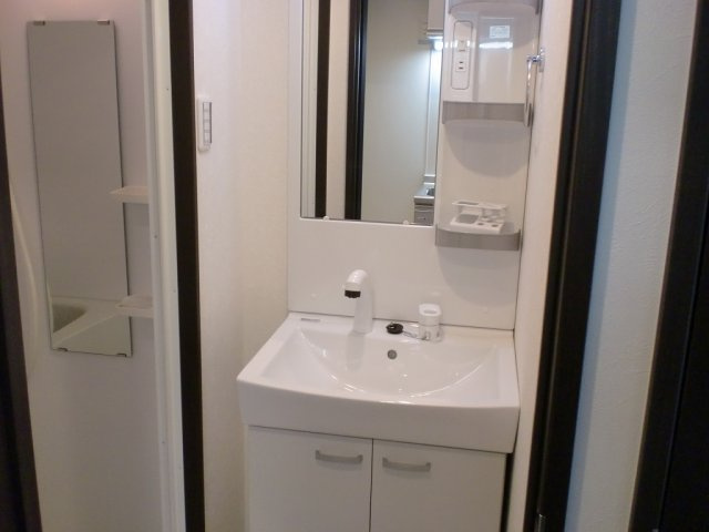 フラッティ上玄京の独立洗面台