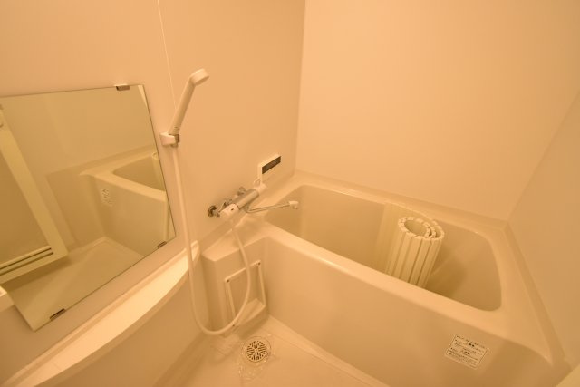 ソリューション甲子園の浴室