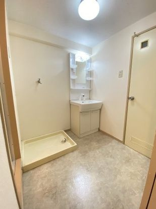 第５グランドハイツ服部の独立洗面台|独立洗面台です