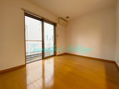 【居間・リビング】 | ビラ堀ノ内 | 日当たり良好・南向き♪明るい室内♪