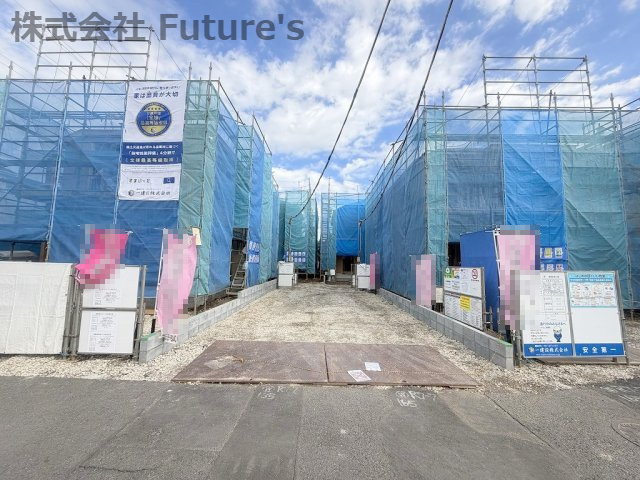 三郷市彦糸1丁目　新築戸建　全4棟　3号棟の外観|前面道路含む現地写真です。