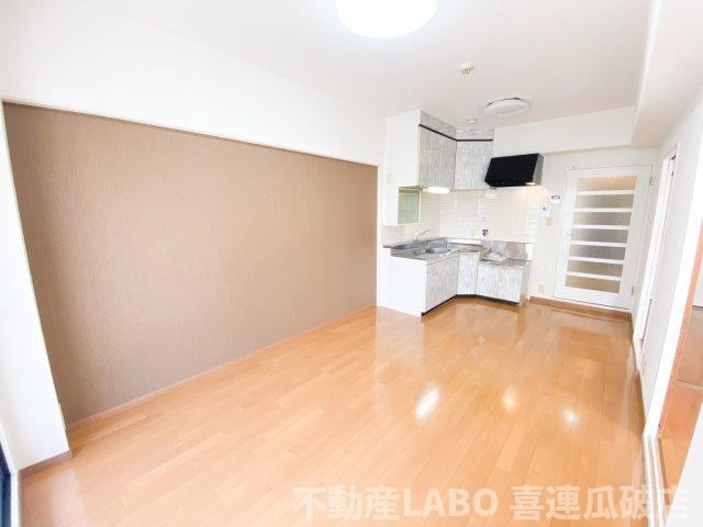 メゾンラシャンテの居間・リビング