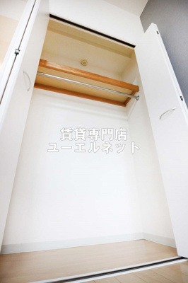 【収納】 | ビスタ江坂南 | クローゼット付きでお部屋もスッキリ♪