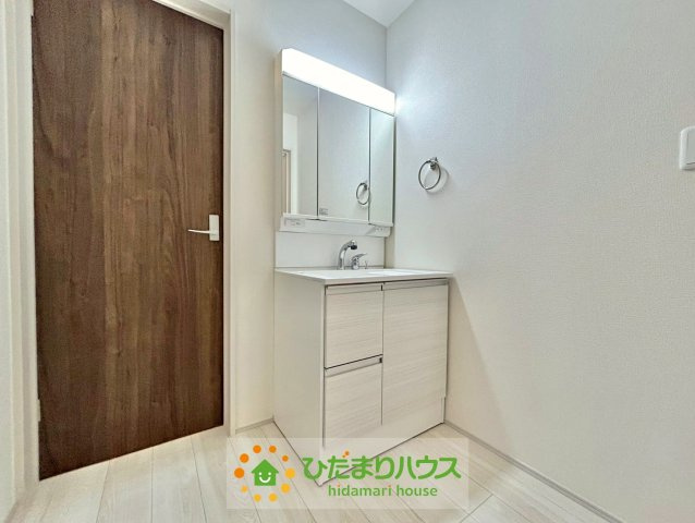 古河下辺見第6　新築一戸建て　06　リーブルガーデンの独立洗面台