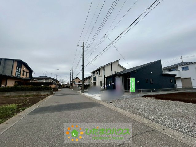 古河下辺見第6　新築一戸建て　06　リーブルガーデンの前面道路含む現地写真