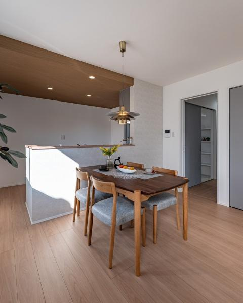 坂ノ市南１丁目ＮＷ　新築のその他|考えられた回遊動線で、玄関や洗面所からリビングへのアクセスもスムーズです！