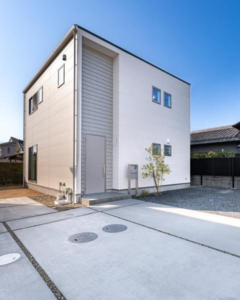 坂ノ市南１丁目ＮＷ　新築のその他|駐車場3台可、来客時も安心の広さです♪