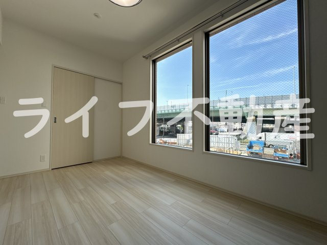 プレジオ長田の居間・リビング|こちらのリビングで趣味の時間をお楽しみください