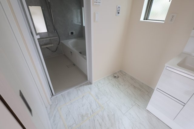 《仲介手数料無料》西区プラザ25-13(全1戸)新築一戸建てハートフルタウンのランドリースペース|撮影日 2025年10月14日 10:00 曇り