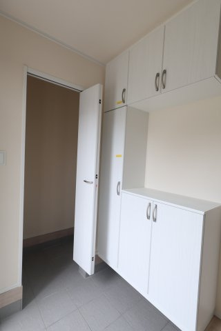 【玄関】 | 《仲介手数料無料》西区プラザ25-13(全1戸)新築一戸建てハートフルタウン | 撮影日 2025年10月14日 10:00 曇り